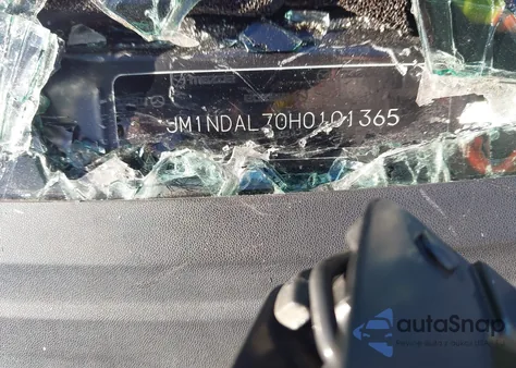 2017 Mazda Mx-5 Miata Rf Club z USA, uszkodzony, nr VIN JM1NDAL70H0101365